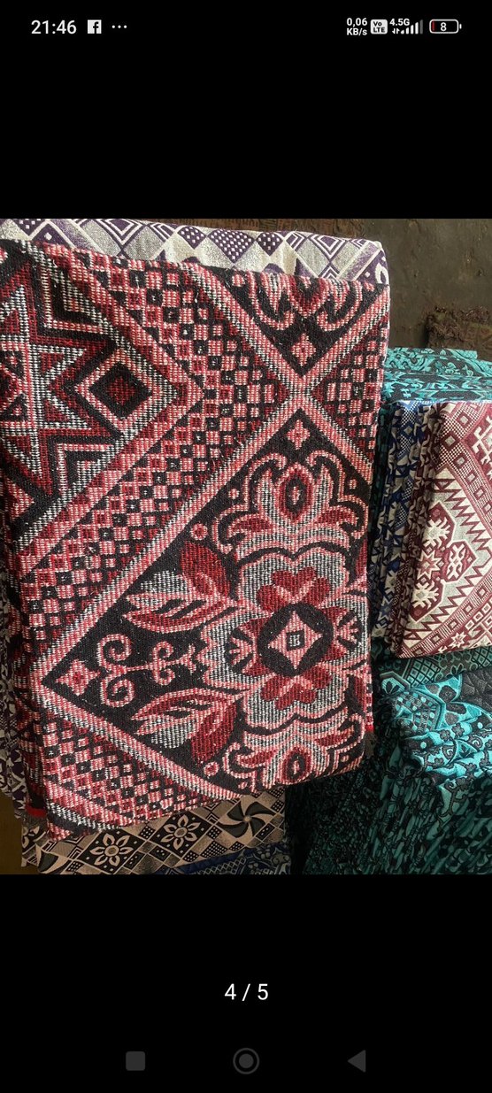 Koyu Bordo Desenli Geleneksel Halı - Görsel 3