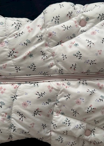 Kız Çocuk Baskılı Beyaz Kapüşonlu Yelek - Görsel 8