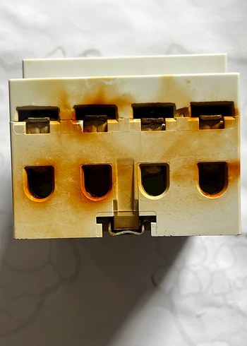 Siemens 40A 30mA Röle Beyaz Elektrik Prizi( hurda ) - Görsel 3