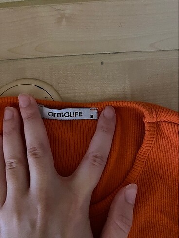 Armalife turuncu crop bluz