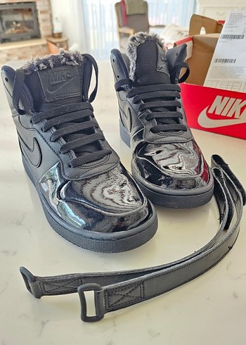 NIKE EBERNON MID PREMIUM