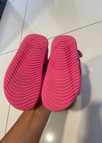 Kız Çocuk Pembe Cırtlı Terlik Nike