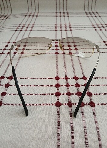 Beden beyaz Renk Ray ban orijinal güneş gözlüğü.