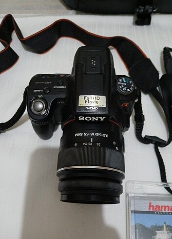 Sony alpha a 35 fotoğraf makinası.