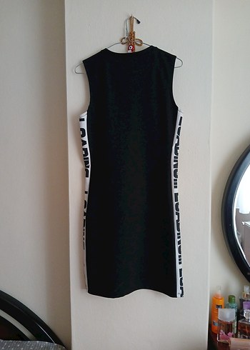 kolsuz siyah elbise. s beden. koton - Görsel 2