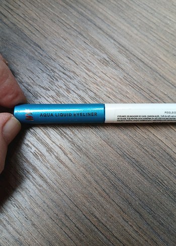 Parlak Mavi Sıvı Eyeliner. H&M - Görsel 2