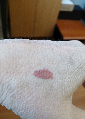 Beden Ekka Cosmetics Parlak Bej Ruj