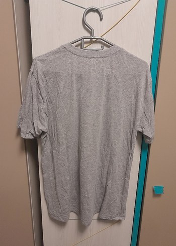 Düz gri tişört - Görsel 3