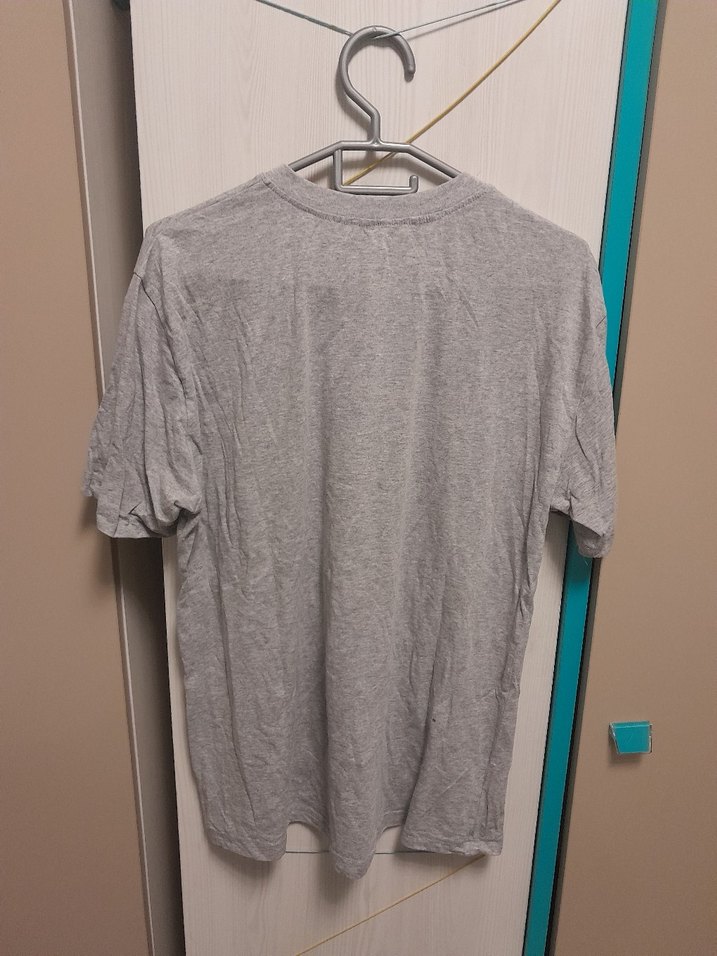 Düz gri tişört - Görsel 3