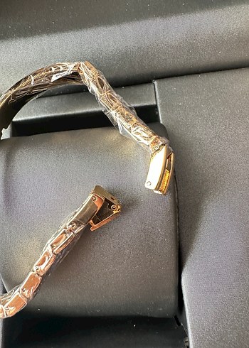 Cartier Parlak Altın Renkli Kadın Klasik Kol Saati - Görsel 5