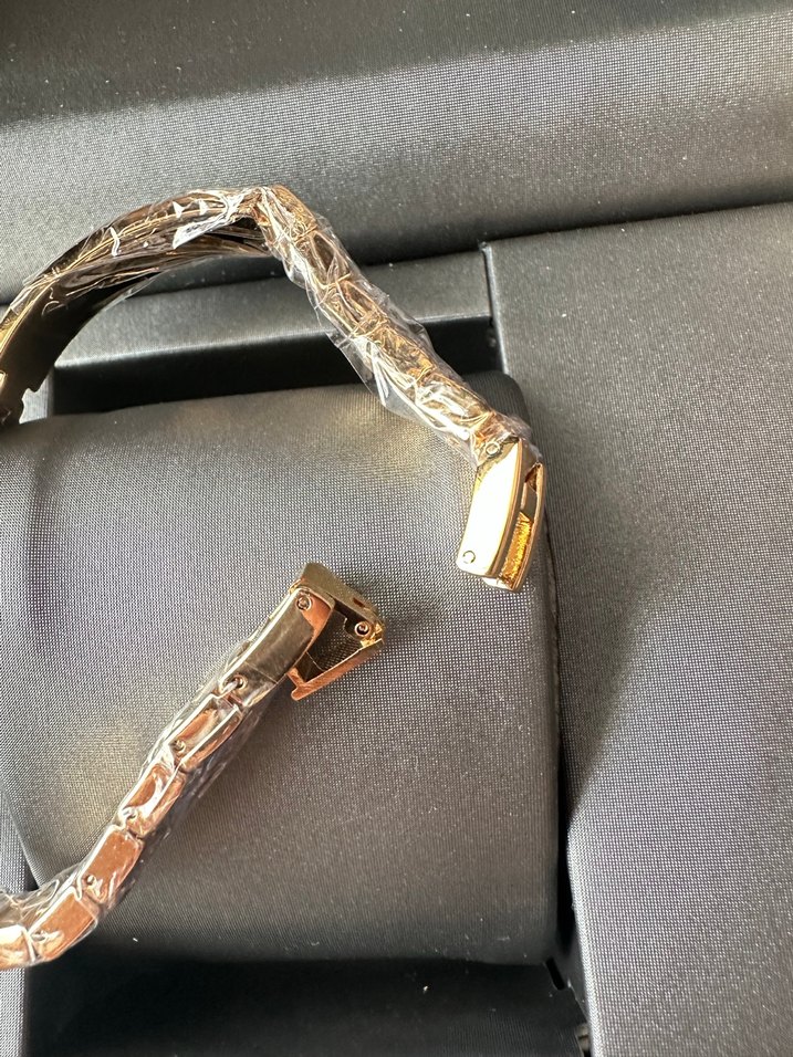 Cartier Parlak Altın Renkli Kadın Klasik Kol Saati - Görsel 5