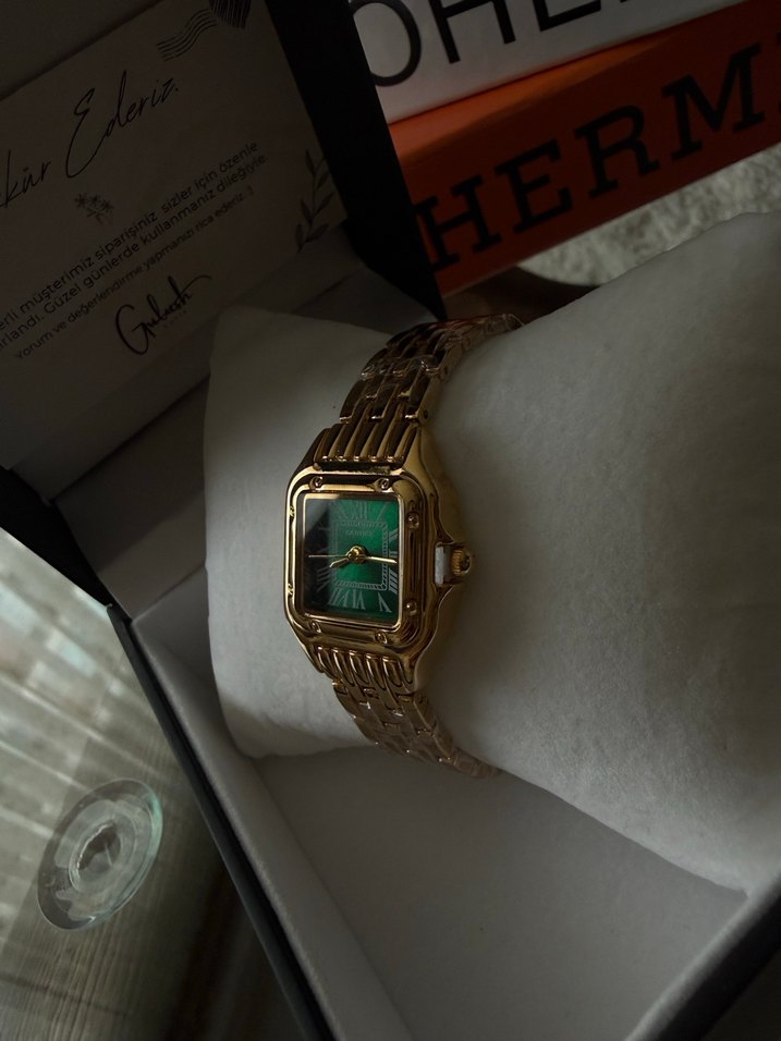 Cartier Altın Renk Modern Klasik Kadın Saati - Görsel 2