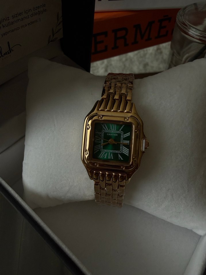Cartier Altın Renk Modern Klasik Kadın Saati - Görsel 3