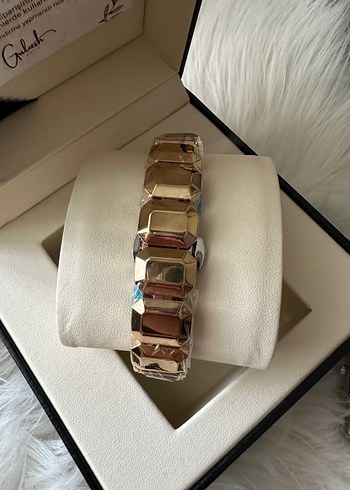 Swarovski Parlak Altın Renkli Sekizgen Kadın Saat - Görsel 2