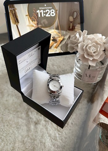 Gucci Zincir Detaylı Beyaz Kadın Saat - Görsel 3