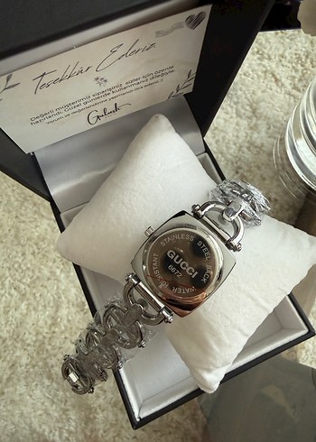 Gucci Zincir Detaylı Beyaz Kadın Saat - Görsel 4