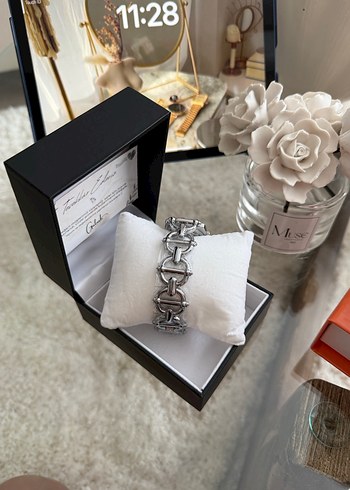 Gucci Zincir Detaylı Beyaz Kadın Saat - Görsel 6