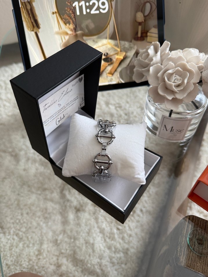 Gucci Zincir Detaylı Beyaz Kadın Saat - Görsel 5