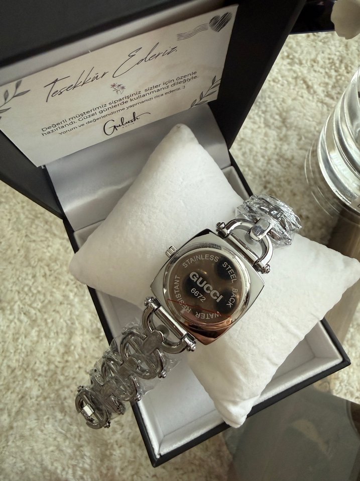 Gucci Zincir Detaylı Beyaz Kadın Saat - Görsel 4