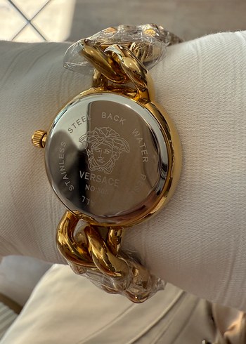 Zincir Detaylı Altın Renk Versace Kadın Saati - Görsel 6