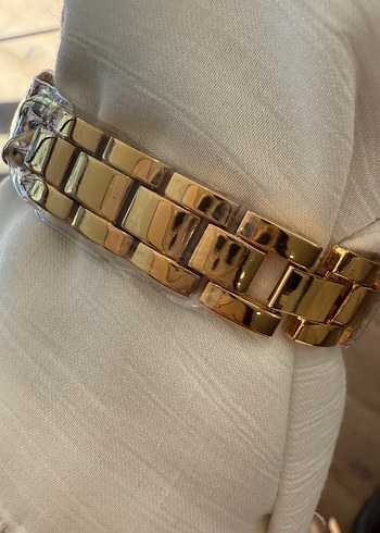 Zincir Detaylı Altın Renk Versace Kadın Saati - Görsel 5