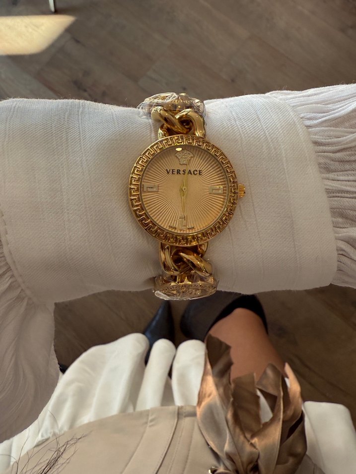 Zincir Detaylı Altın Renk Versace Kadın Saati - Görsel 2
