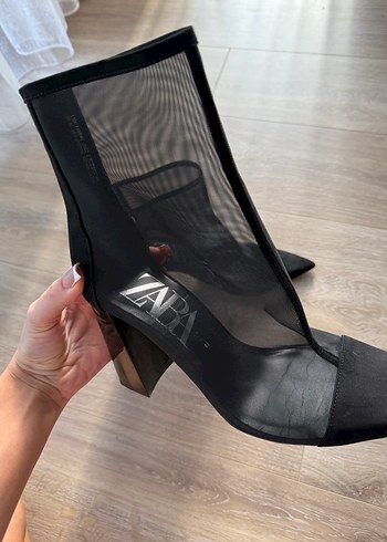 Zara Siyah Fileli İnce Topuklu Kadın Bot - Görsel 3