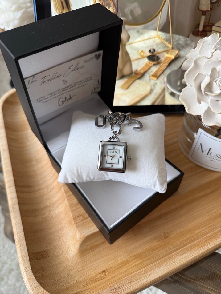 Zincir Detaylı GUCCİ Beyaz Kadın Kol Saati - Görsel 3