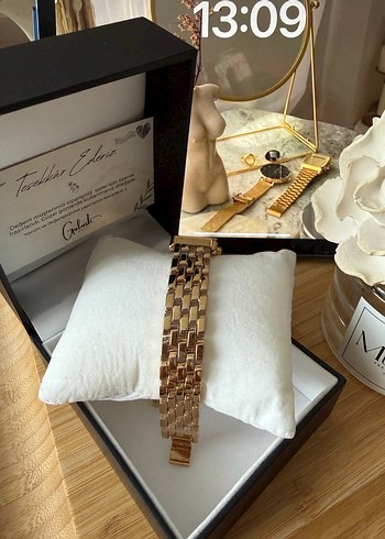 Parlak Altın MICHAEL KORS Zincir Detaylı Kadın Kol Saati - Görsel 5