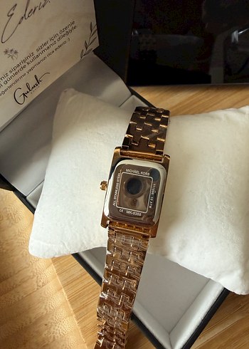 Parlak Altın MICHAEL KORS Zincir Detaylı Kadın Kol Saati - Görsel 7