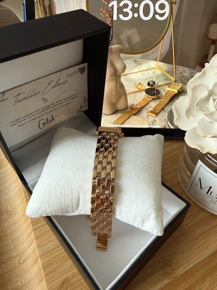 Parlak Altın MICHAEL KORS Zincir Detaylı Kadın Kol Saati - Görsel 5