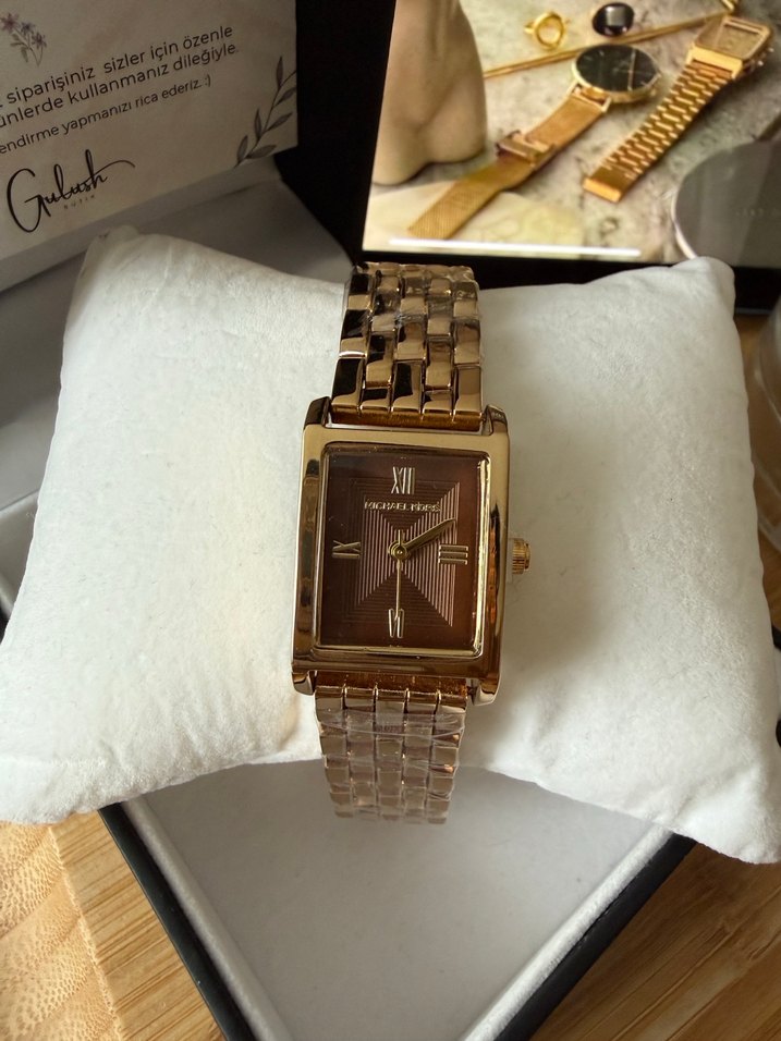 Parlak Altın MICHAEL KORS Zincir Detaylı Kadın Kol Saati - Görsel 2