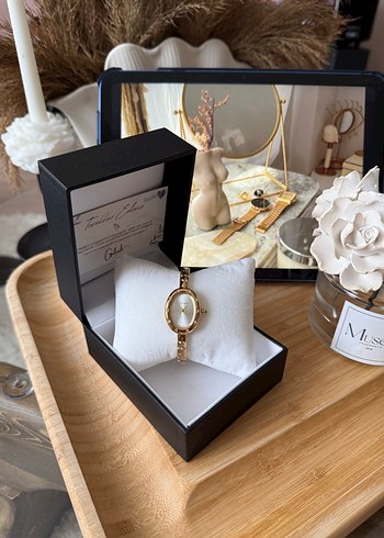 Zarif Taş Detaylı CARTİER Altın Renk Kadın Saati - Görsel 5