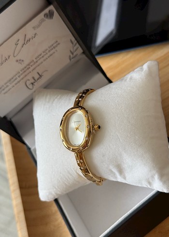 Zarif Taş Detaylı CARTİER Altın Renk Kadın Saati - Görsel 3