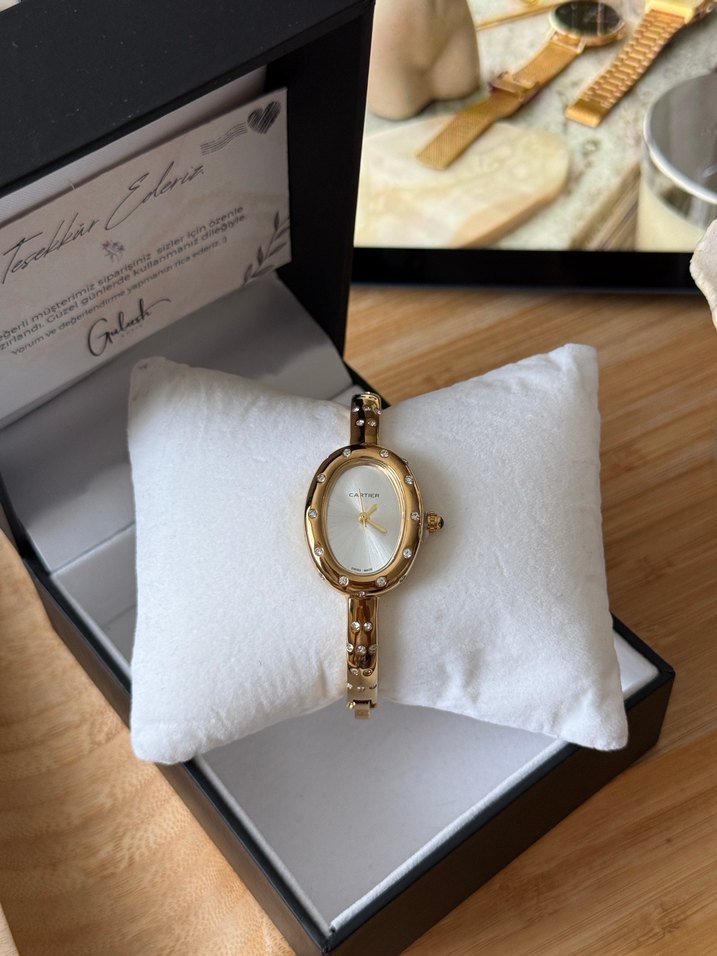Zarif Taş Detaylı CARTİER Altın Renk Kadın Saati - Görsel 4