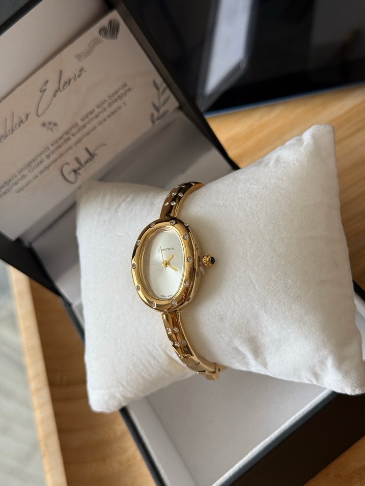 Zarif Taş Detaylı CARTİER Altın Renk Kadın Saati - Görsel 3