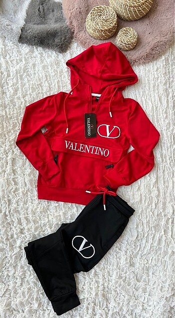 Valentino Valentino Dalgıç Kumaşlı 2?Li Eşofman Takımları