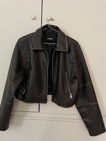 m Beden pull and bear deri ceket