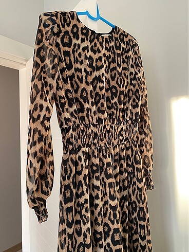 Tesettür leopar elbise - Görsel 5