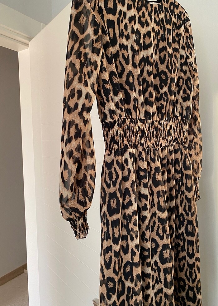 Tesettür leopar elbise - Görsel 3
