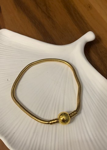 Zincir Detaylı Altın Renk Minimalist Bileklik