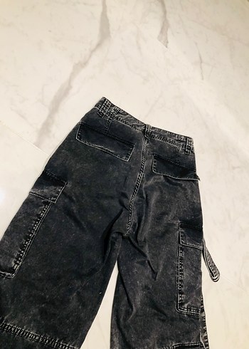 38 Beden siyah Renk Bershka orjinal Kemerli Siyah Rahat Kesim Kadın Kot Pantolon
