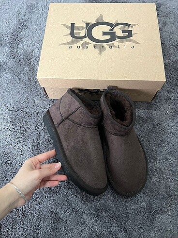 Ugg Ugg bot