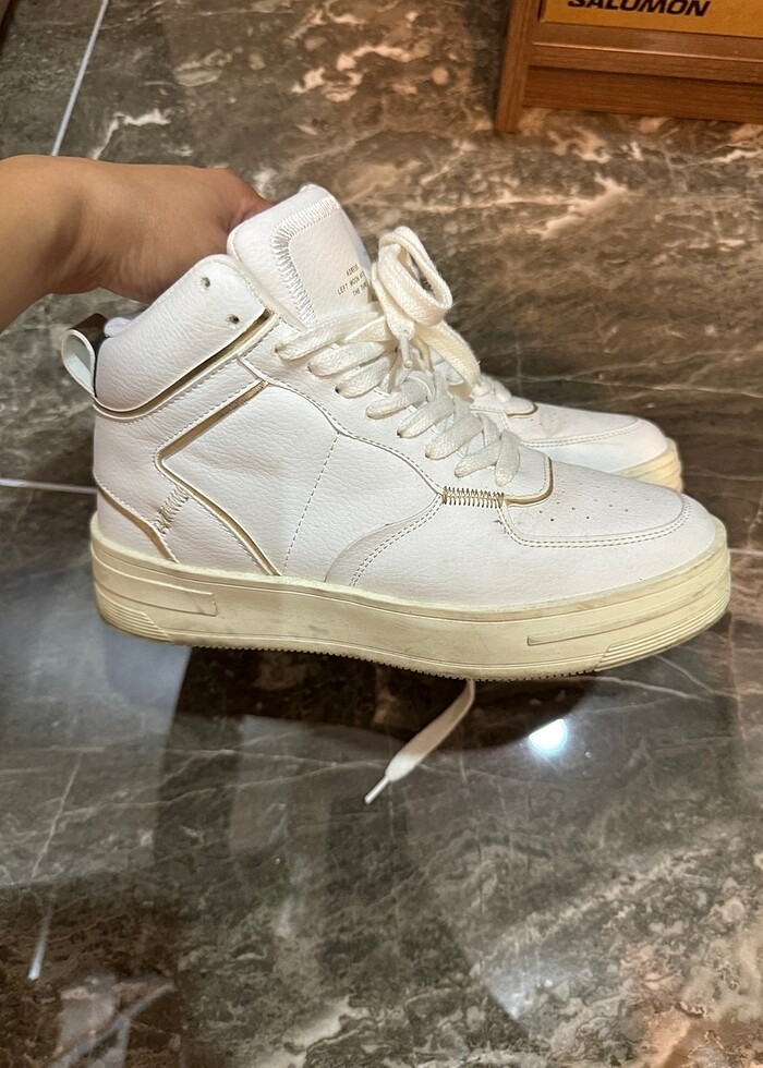 Gayet iyi durumda Bershka boğazlı spor ayakkabı 37 numara - Görsel 2