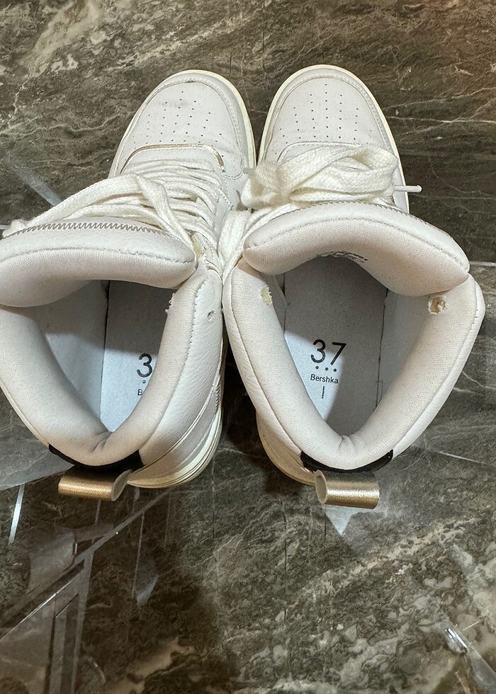Gayet iyi durumda Bershka boğazlı spor ayakkabı 37 numara - Görsel 4