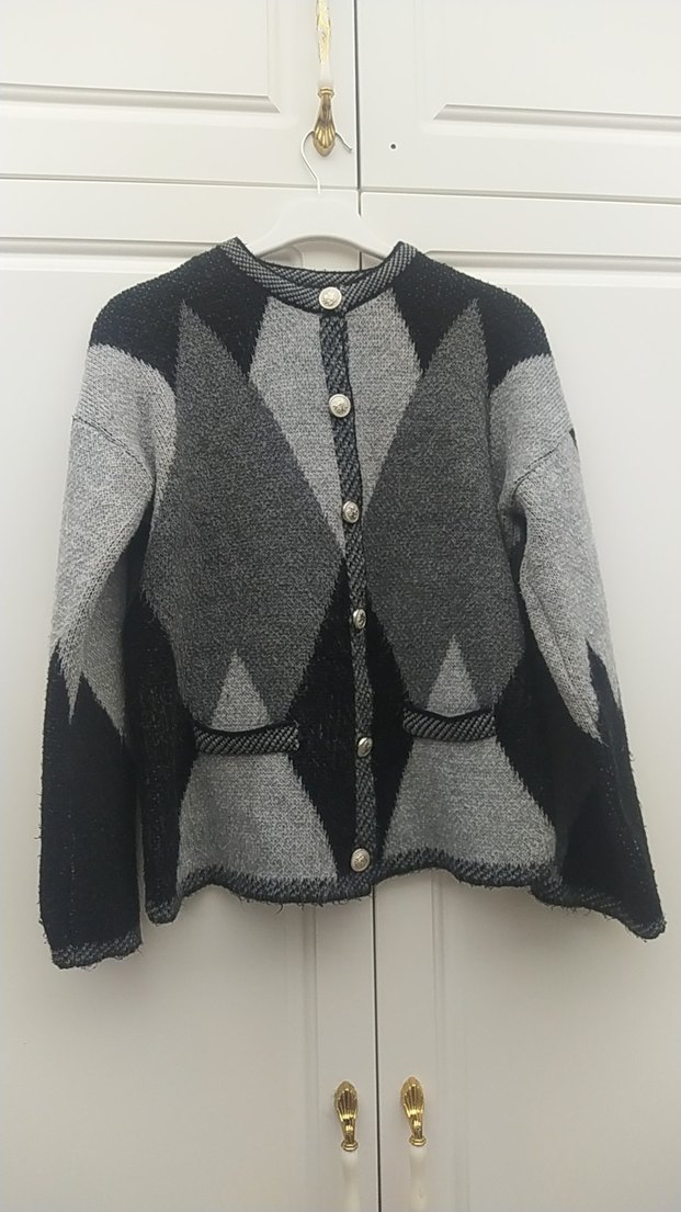 Gri Düğmeli Salaş Triko Hırka - Görsel 4