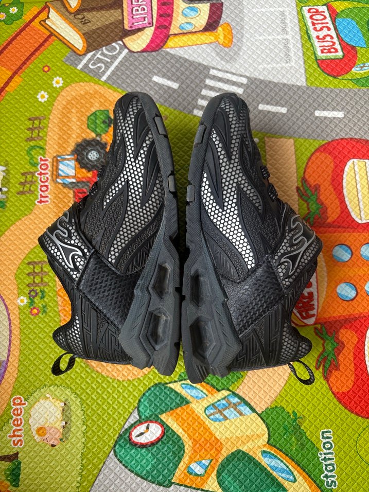 Skechers Erkek Çocuk Su Geçirmez Siyah Spor Ayakkabı - Görsel 5