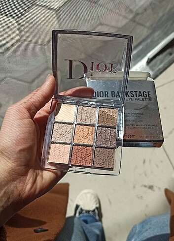 Dior 001 Warm neutrals far paleti 