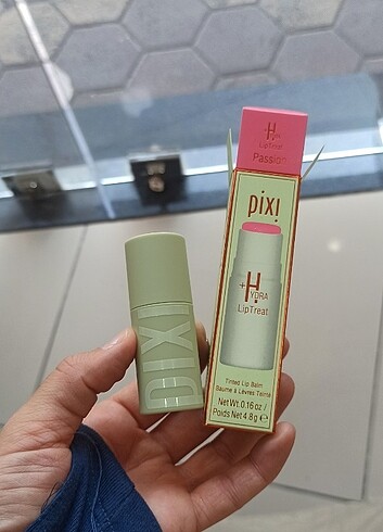 Pixy Pixi dudak balmı