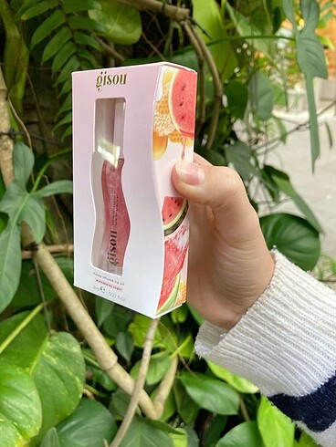 Guess Gisou lip oil